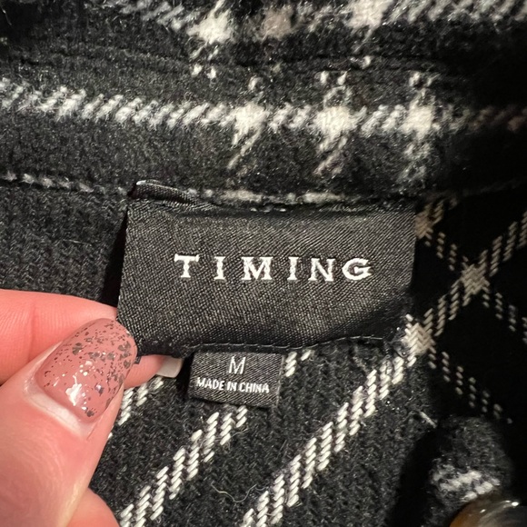 Timing Black and White Cropped Jacket - Picture 2 of 3